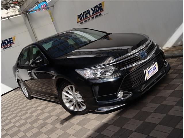 カムリ ハイブリッド　レザーパッケージ　モデリスタエアロ　クルーズコントロール　ＨＩＤライト　黒革パワーシート純正ＳＤナビ　フルセグ　バックカメラ　Ｂｌｕｅｔｏｏｔｈ　ブルーレイ再生　ワイヤレス充電　ＥＴＣ　１７ＡＷ（34枚目）