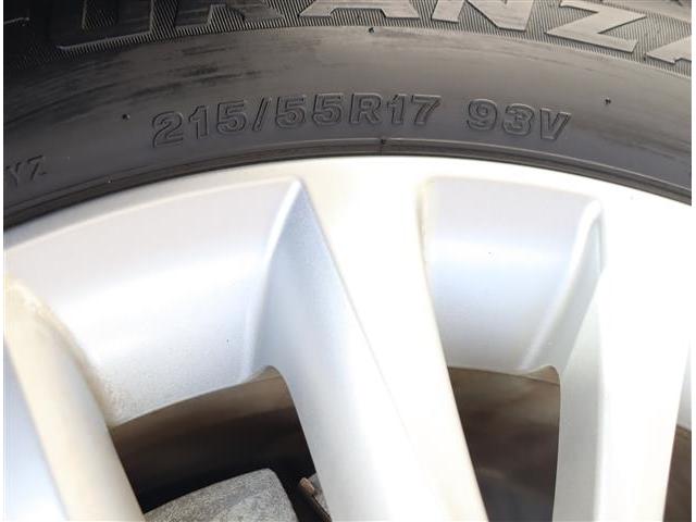 カムリ ハイブリッド　レザーパッケージ　モデリスタエアロ　クルーズコントロール　ＨＩＤライト　黒革パワーシート純正ＳＤナビ　フルセグ　バックカメラ　Ｂｌｕｅｔｏｏｔｈ　ブルーレイ再生　ワイヤレス充電　ＥＴＣ　１７ＡＷ（36枚目）