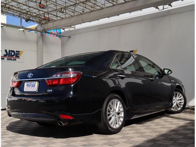 カムリ ハイブリッド　レザーパッケージ　モデリスタエアロ　クルーズコントロール　ＨＩＤライト　黒革パワーシート純正ＳＤナビ　フルセグ　バックカメラ　Ｂｌｕｅｔｏｏｔｈ　ブルーレイ再生　ワイヤレス充電　ＥＴＣ　１７ＡＷ（38枚目）