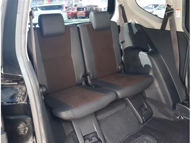 シエンタ Ｇ　クエロ　記録簿　アイドリングストップ　衝突被害軽減システム　ナビ＆ＴＶ　ＤＶＤ再生　両側電動スライド　後席モニター（7枚目）