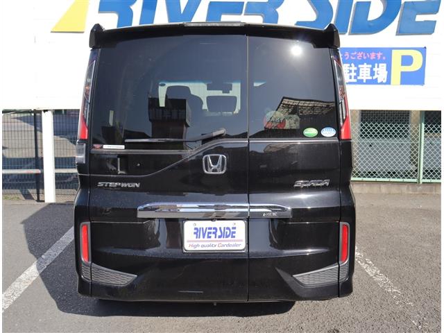 ステップワゴンスパーダ スパーダ　ホンダセンシング　アイドリングストップ　衝突被害軽減システム　バックカメラ　ナビ＆ＴＶ　両側電動スライド（6枚目）