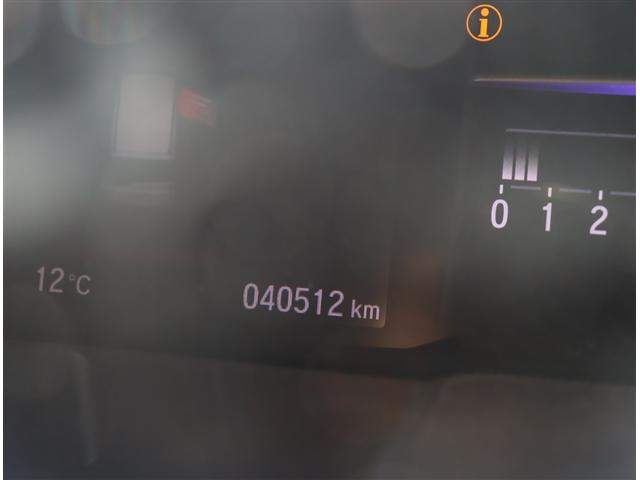 ステップワゴンスパーダ スパーダ　ホンダセンシング　アイドリングストップ　衝突被害軽減システム　バックカメラ　ナビ＆ＴＶ　両側電動スライド（12枚目）