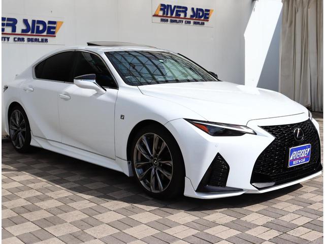 IS300 Fスポーツ 1オーナー TRDフルエアロスポーツマフラー リアスポイラー 黒革シート サンルーフ 3眼LED BSM RCTA 前後ドラレコ TVジャンパー 10.3ディプレイ ナビフルセグBカメラ ETC(49枚目)