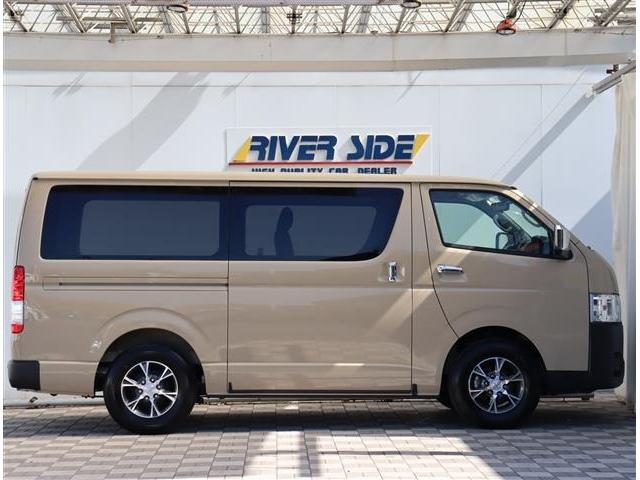 ハイエースバン ロングスーパーＧＬ　アースカラーパッケージ　デジタルインナーミラー　両側電動スライドドア　ＬＥＤ　トヨタセーフティセンス　イージークローザー　スマートキー　寒冷地仕様　全方位カメラ　オートＡＣ　ＡＣ１００Ｖ（2枚目）