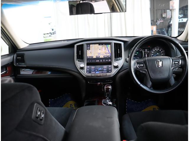 クラウンハイブリッド ロイヤルサルーン メモリーナビ フルセグ バックカメラ 衝突軽減ブレーキ シートヒーター パワーシート スマートキー クルコン ETC ステリモ ステアリングヒーター ブルーレイ再生 トランクイージークローザー(7枚目)