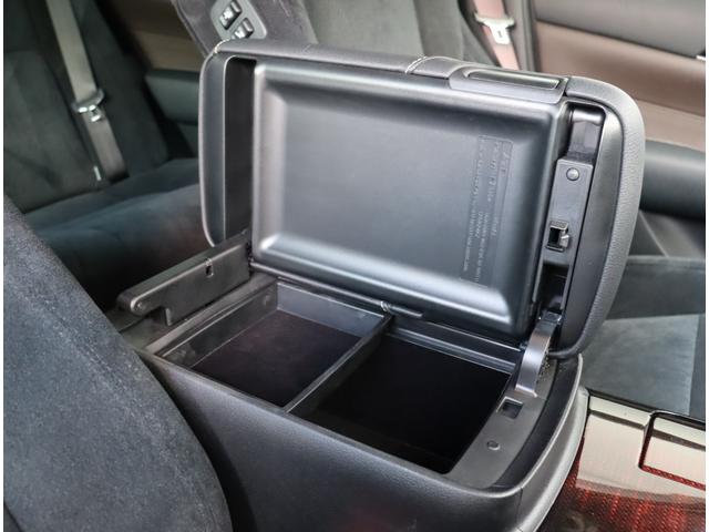 クラウンハイブリッド ロイヤルサルーン メモリーナビ フルセグ バックカメラ 衝突軽減ブレーキ シートヒーター パワーシート スマートキー クルコン ETC ステリモ ステアリングヒーター ブルーレイ再生 トランクイージークローザー(18枚目)