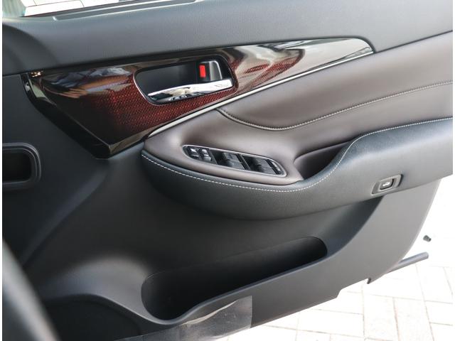 クラウンハイブリッド ロイヤルサルーン メモリーナビ フルセグ バックカメラ 衝突軽減ブレーキ シートヒーター パワーシート スマートキー クルコン ETC ステリモ ステアリングヒーター ブルーレイ再生 トランクイージークローザー(26枚目)