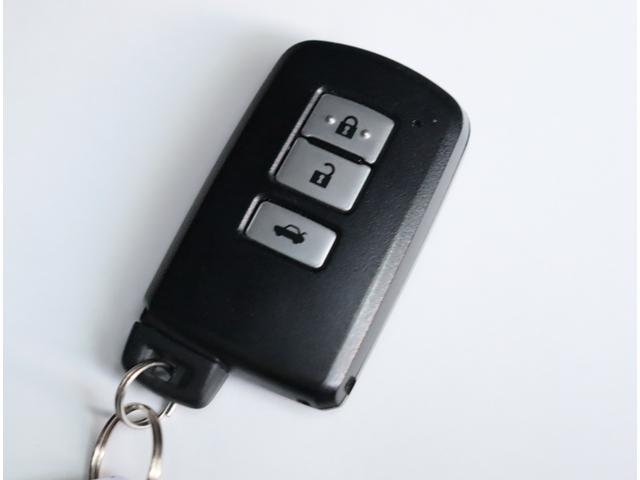 クラウンハイブリッド ロイヤルサルーン メモリーナビ フルセグ バックカメラ 衝突軽減ブレーキ シートヒーター パワーシート スマートキー クルコン ETC ステリモ ステアリングヒーター ブルーレイ再生 トランクイージークローザー(27枚目)