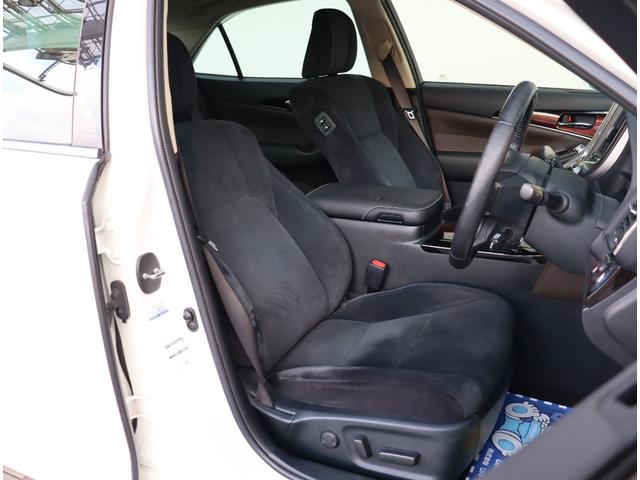 クラウンハイブリッド ロイヤルサルーン メモリーナビ フルセグ バックカメラ 衝突軽減ブレーキ シートヒーター パワーシート スマートキー クルコン ETC ステリモ ステアリングヒーター ブルーレイ再生 トランクイージークローザー(28枚目)