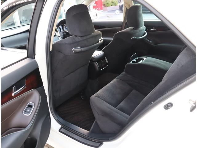 クラウンハイブリッド ロイヤルサルーン メモリーナビ フルセグ バックカメラ 衝突軽減ブレーキ シートヒーター パワーシート スマートキー クルコン ETC ステリモ ステアリングヒーター ブルーレイ再生 トランクイージークローザー(34枚目)