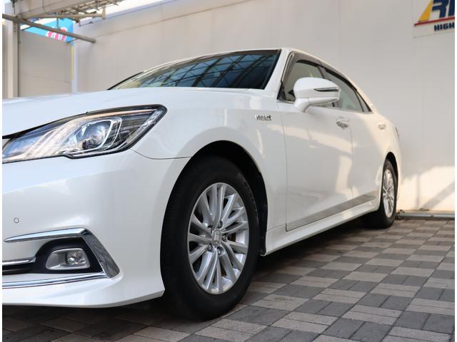 クラウンハイブリッド ロイヤルサルーン メモリーナビ フルセグ バックカメラ 衝突軽減ブレーキ シートヒーター パワーシート スマートキー クルコン ETC ステリモ ステアリングヒーター ブルーレイ再生 トランクイージークローザー(42枚目)