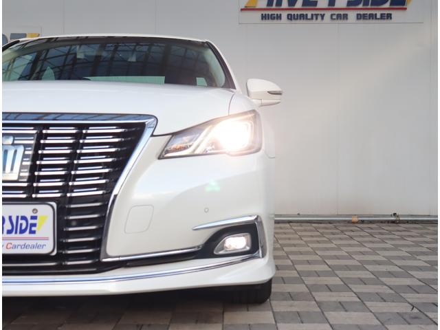 クラウンハイブリッド ロイヤルサルーン メモリーナビ フルセグ バックカメラ 衝突軽減ブレーキ シートヒーター パワーシート スマートキー クルコン ETC ステリモ ステアリングヒーター ブルーレイ再生 トランクイージークローザー(46枚目)