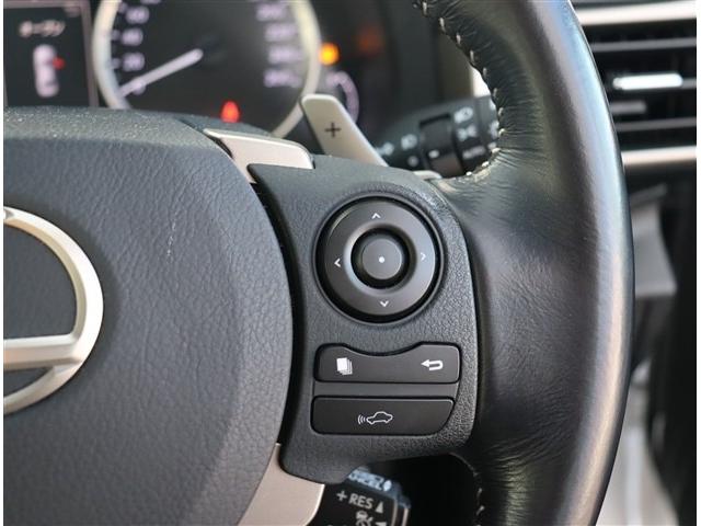 ＩＳ ＩＳ２００ｔ　メモリーナビ　フルセグ　バックカメラ　ＥＴＣ　ＨＩＤ　ハーフレザーシート　パワーシート　スマートキー　プッシュスタート　プリクラッシュセーフティ　クルコン　コーナーセンサー（24枚目）