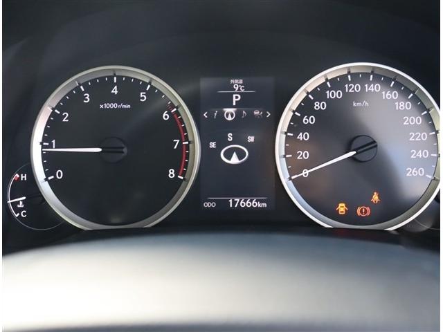 ＩＳ ＩＳ２００ｔ　メモリーナビ　フルセグ　バックカメラ　ＥＴＣ　ＨＩＤ　ハーフレザーシート　パワーシート　スマートキー　プッシュスタート　プリクラッシュセーフティ　クルコン　コーナーセンサー（26枚目）