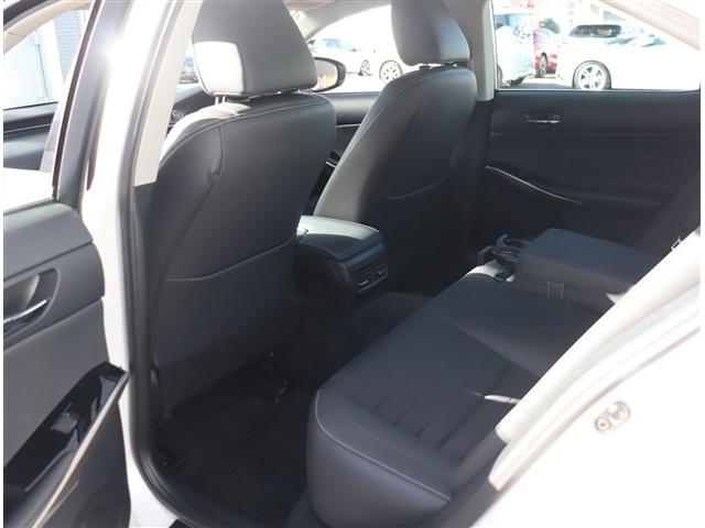 ＩＳ ＩＳ２００ｔ　メモリーナビ　フルセグ　バックカメラ　ＥＴＣ　ＨＩＤ　ハーフレザーシート　パワーシート　スマートキー　プッシュスタート　プリクラッシュセーフティ　クルコン　コーナーセンサー（39枚目）