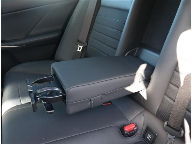 ＩＳ ＩＳ２００ｔ　メモリーナビ　フルセグ　バックカメラ　ＥＴＣ　ＨＩＤ　ハーフレザーシート　パワーシート　スマートキー　プッシュスタート　プリクラッシュセーフティ　クルコン　コーナーセンサー（40枚目）