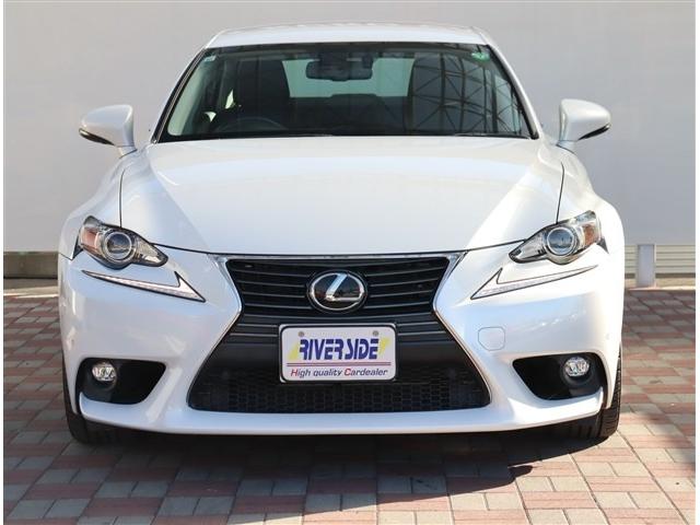 ＩＳ ＩＳ２００ｔ　メモリーナビ　フルセグ　バックカメラ　ＥＴＣ　ＨＩＤ　ハーフレザーシート　パワーシート　スマートキー　プッシュスタート　プリクラッシュセーフティ　クルコン　コーナーセンサー（48枚目）