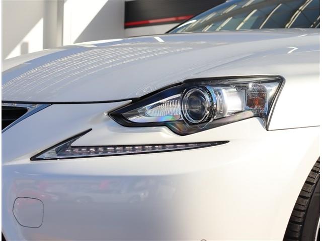 ＩＳ ＩＳ２００ｔ　メモリーナビ　フルセグ　バックカメラ　ＥＴＣ　ＨＩＤ　ハーフレザーシート　パワーシート　スマートキー　プッシュスタート　プリクラッシュセーフティ　クルコン　コーナーセンサー（51枚目）