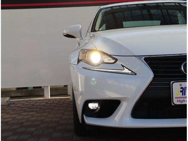 ＩＳ ＩＳ２００ｔ　メモリーナビ　フルセグ　バックカメラ　ＥＴＣ　ＨＩＤ　ハーフレザーシート　パワーシート　スマートキー　プッシュスタート　プリクラッシュセーフティ　クルコン　コーナーセンサー（56枚目）