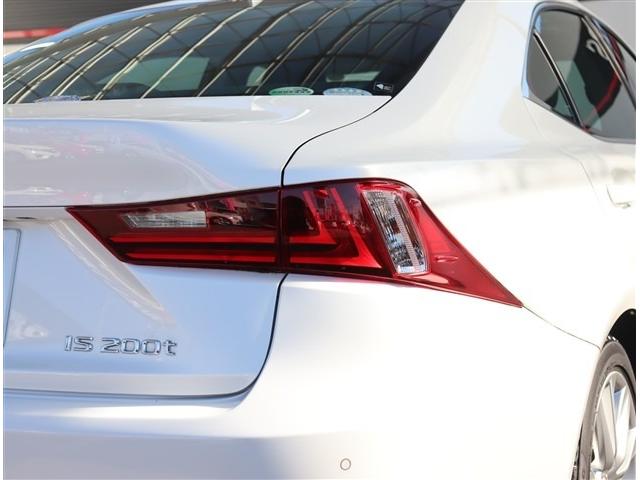 ＩＳ ＩＳ２００ｔ　メモリーナビ　フルセグ　バックカメラ　ＥＴＣ　ＨＩＤ　ハーフレザーシート　パワーシート　スマートキー　プッシュスタート　プリクラッシュセーフティ　クルコン　コーナーセンサー（59枚目）