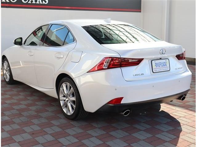 ＩＳ ＩＳ２００ｔ　メモリーナビ　フルセグ　バックカメラ　ＥＴＣ　ＨＩＤ　ハーフレザーシート　パワーシート　スマートキー　プッシュスタート　プリクラッシュセーフティ　クルコン　コーナーセンサー（61枚目）