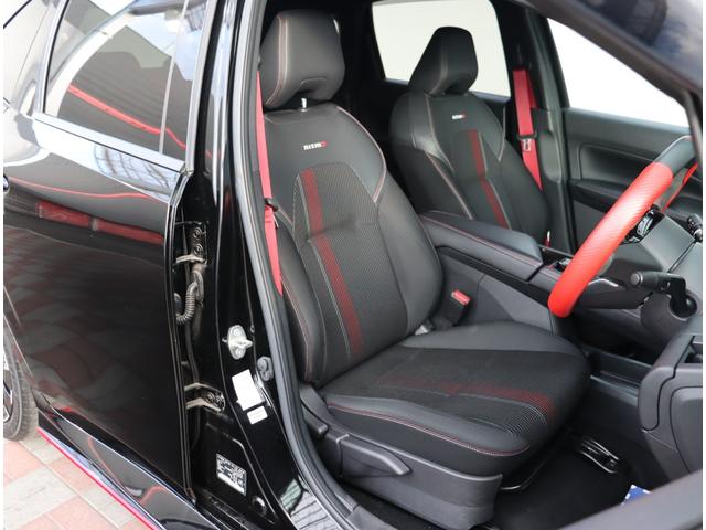 オーラ ニスモ　フルセグＴＶ・ブルートゥース接続可・ＥＴＣ２．０・コーナーセンサー　ハーフレザーシート・デジタルインナーミラー・ハンドルヒーター　　ステアリングリモコン・純正１７インチアルミホイール（32枚目）