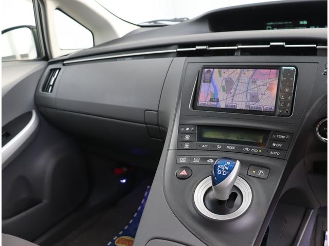 プリウス Ｓ　純正ＨＤＤナビ　ワンセグ　バックカメラ　ＥＴＣ　スマートキー　プッシュスタート　ＣＤ再生　Ｂｌｕｅｔｏｏｔｈ接続　電動格納ミラー　純正１５インチアルミ　フォグランプ（8枚目）