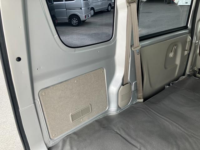 ＮＶ１００クリッパーバン ＤＸ　ＧＬセーフティパッケージ　車線逸脱　バックソナー　エマージェンシーブレーキ　ＶＤＯ　ナビ　バックモニター　ＥＴＣ　４速オートマフル装備（13枚目）