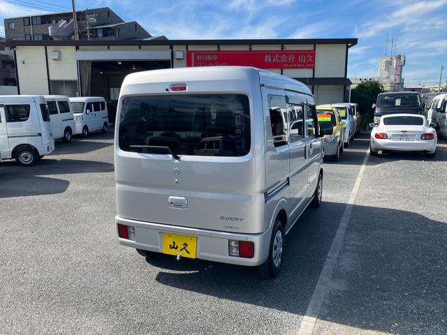 エブリイ ＰＣ　デュアルカメラブレーキサポート　リアパーキングセンサー　ナビフルセグＴＶ　ＥＴＣ　４速オートマフル装備（3枚目）