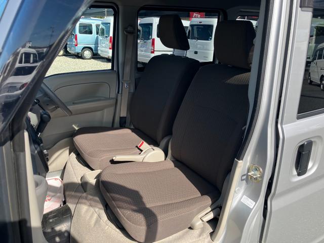 エブリイ ＰＣ　デュアルカメラブレーキサポート　リアパーキングセンサー　ナビフルセグＴＶ　ＥＴＣ　４速オートマフル装備（7枚目）