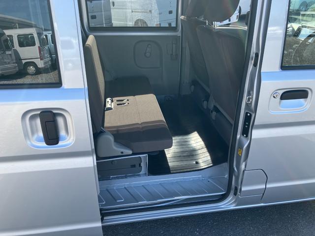 エブリイ ＰＣ　デュアルカメラブレーキサポート　リアパーキングセンサー　ナビフルセグＴＶ　ＥＴＣ　４速オートマフル装備（8枚目）