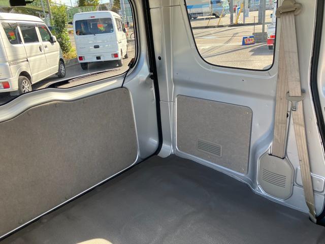エブリイ ＰＣ　デュアルカメラブレーキサポート　リアパーキングセンサー　ナビフルセグＴＶ　ＥＴＣ　４速オートマフル装備（12枚目）