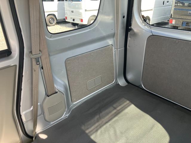 エブリイ ＰＣ　デュアルカメラブレーキサポート　リアパーキングセンサー　ナビフルセグＴＶ　ＥＴＣ　４速オートマフル装備（13枚目）