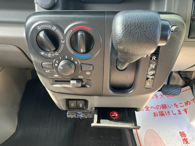 エブリイ ＰＣ　デュアルカメラブレーキサポート　リアパーキングセンサー　ナビフルセグＴＶ　ＥＴＣ　４速オートマフル装備（18枚目）