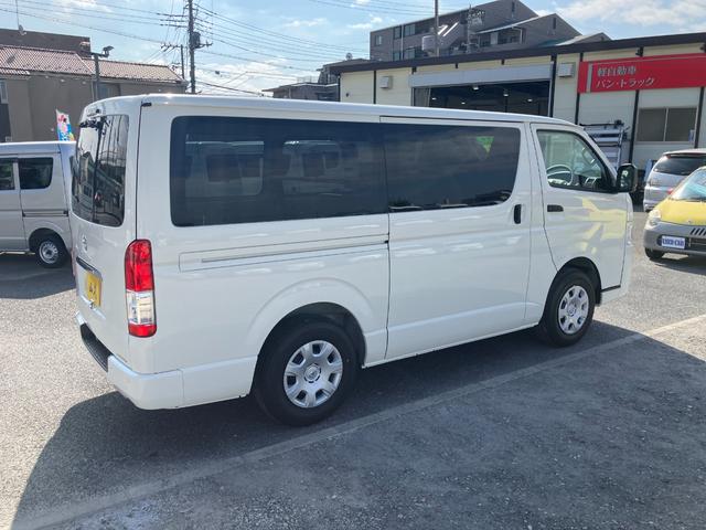 ハイエースバン ロングDX GLパッケージ 走行17キロ!未使用車!デジタルインナーミラー パノラミックビューモニター ダブルエアコン&リアヒーター 両側&バックドアイージークローザー付6速オートマフル装備(4枚目)