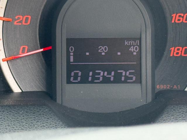 フィット G 走行13473km・車検9年2月28日・Fパッケージ・ストラーダHDDナビ(12枚目)