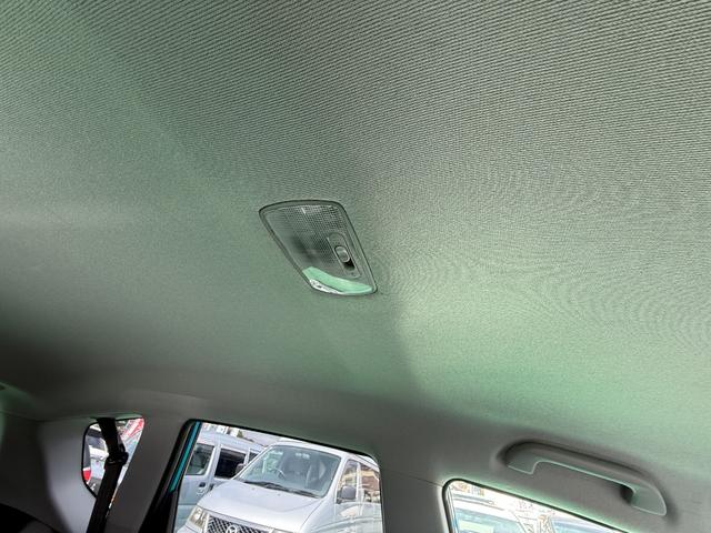 フィット G 走行13473km・車検9年2月28日・Fパッケージ・ストラーダHDDナビ(18枚目)