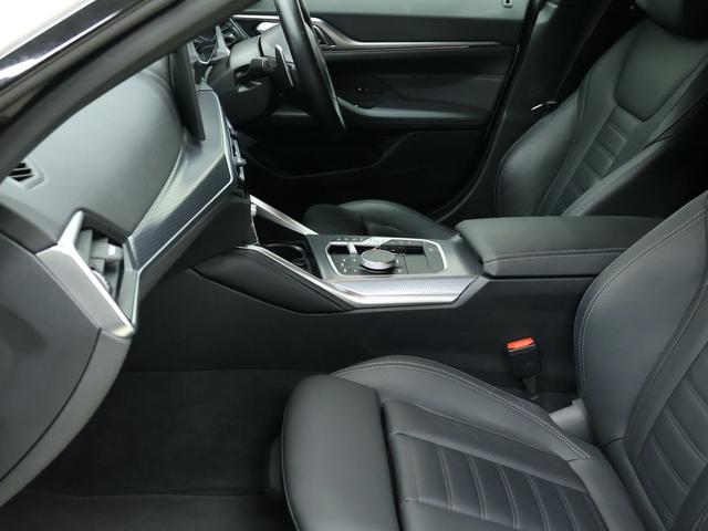 ４シリーズ ４２０ｄ　ｘＤｒｉｖｅグランクーペＭスポハイラインＰ　ハイラインパッケージ・ブラックレザー・ハンズオフアシスト・レーンキープアシスト・アクティブクルーズコントロール・ヘッドアップディスプレイ・全周囲カメラ・後退アシスト（12枚目）