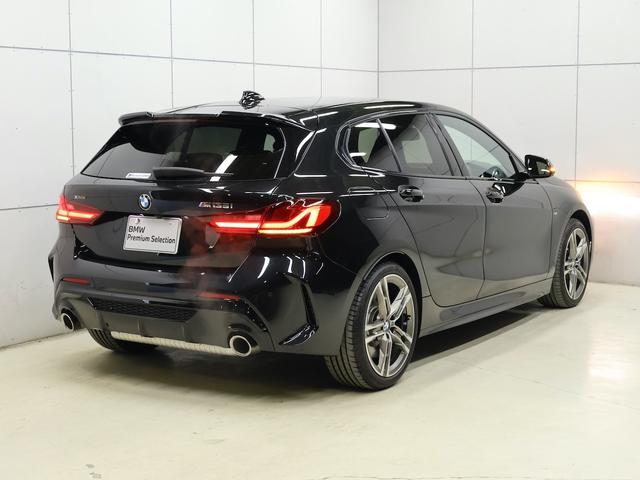 1シリーズ M135i xDrive MプラスPKG・ヘッドアップディスプレイ・Mスポーツシート・Mシートベルト・18インチAW・ACC・Appleカープレイ(9枚目)
