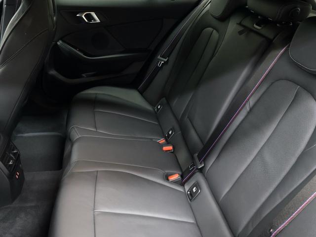 1シリーズ M135i xDrive MプラスPKG・ヘッドアップディスプレイ・Mスポーツシート・Mシートベルト・18インチAW・ACC・Appleカープレイ(14枚目)