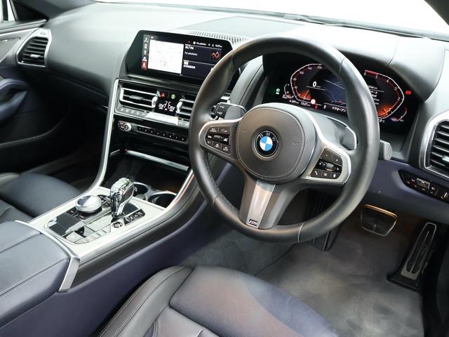 8シリーズ 840d xDriveクーペ ナイトブルーバイカラーレザー・20インチAW・harmankardon・ヘッドアップディスプレイ・BMWレーザーライト全方位カメラ(3枚目)
