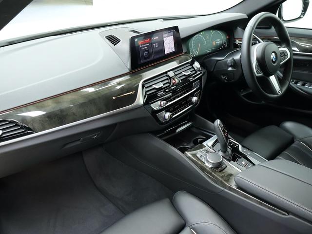 5シリーズ 523dツーリング Mスポーツ ハイラインパッケージ ブラックレザー・19インチAW・ヘッドアップディスプレイ・全方位カメラ・アクティブクルーズ・ステアリングアシスト(30枚目)