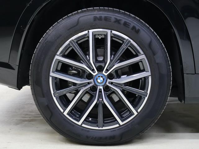 iX1 xDrive 30 Mスポーツ ヴェガンザアルカンタラコンビレザー・ヘッドアップディスプレイ・ハンズオフアシスト・デジタルキー・全方位カメラ(4枚目)