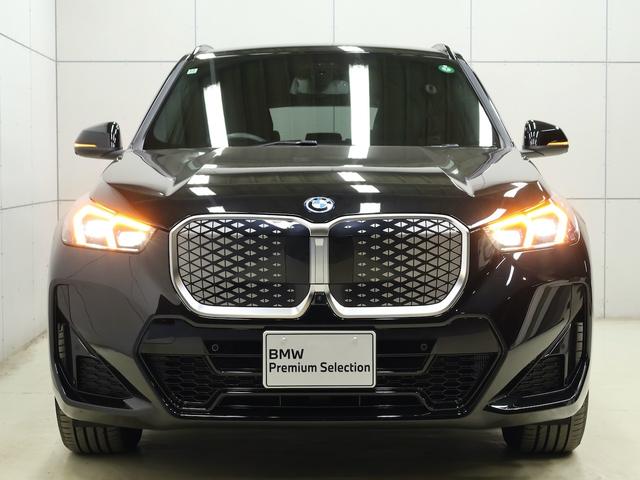 iX1 xDrive 30 Mスポーツ ヴェガンザアルカンタラコンビレザー・ヘッドアップディスプレイ・ハンズオフアシスト・デジタルキー・全方位カメラ(5枚目)