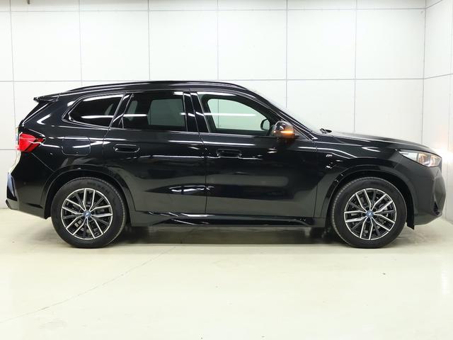iX1 xDrive 30 Mスポーツ ヴェガンザアルカンタラコンビレザー・ヘッドアップディスプレイ・ハンズオフアシスト・デジタルキー・全方位カメラ(8枚目)