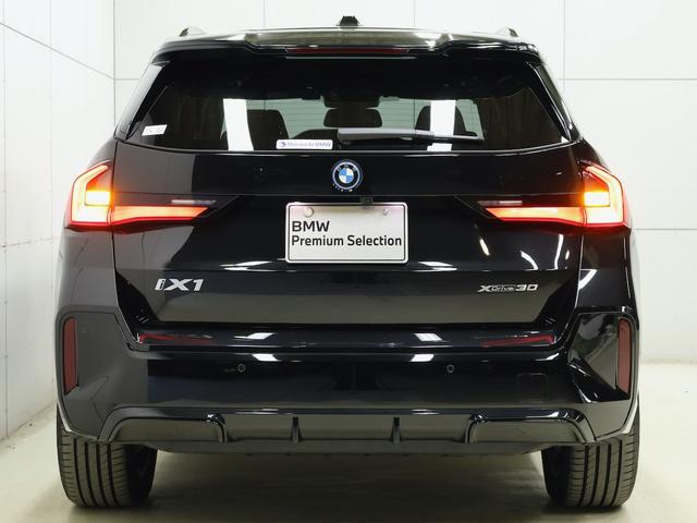 iX1 xDrive 30 Mスポーツ ヴェガンザアルカンタラコンビレザー・ヘッドアップディスプレイ・ハンズオフアシスト・デジタルキー・全方位カメラ(10枚目)