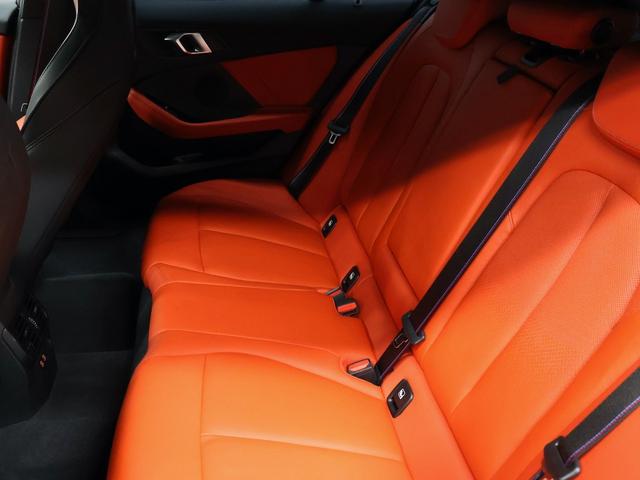 1シリーズ M135i xDrive MプラスPKG・サンルーフ・Mパフォーマンストランクスポイラー・マグマレッドレザー・18インチAW・ACC(15枚目)