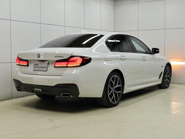 5シリーズ 530e Mスポーツ 19インチAW・ブラックレザー・ドライビングアシストプロ・HUD・パーキングアシストプラス・アダプティブサスペンション・アダプティブLEDヘッドライト・インテリジェントパーソナルアシスタント(3枚目)