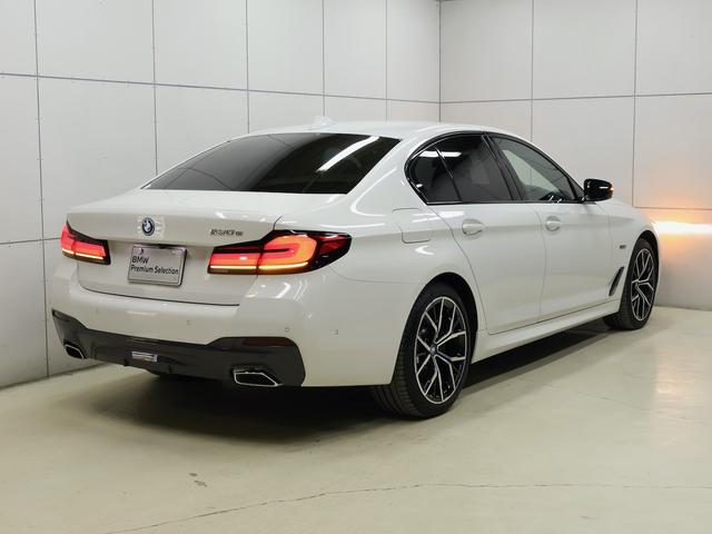 5シリーズ 530e Mスポーツ 19インチAW・ブラックレザー・ドライビングアシストプロ・HUD・パーキングアシストプラス・アダプティブサスペンション・アダプティブLEDヘッドライト・インテリジェントパーソナルアシスタント(10枚目)