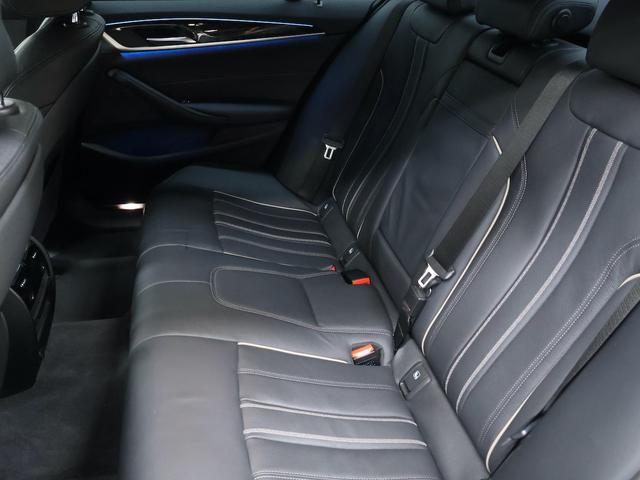 5シリーズ 530e Mスポーツ 19インチAW・ブラックレザー・ドライビングアシストプロ・HUD・パーキングアシストプラス・アダプティブサスペンション・アダプティブLEDヘッドライト・インテリジェントパーソナルアシスタント(14枚目)